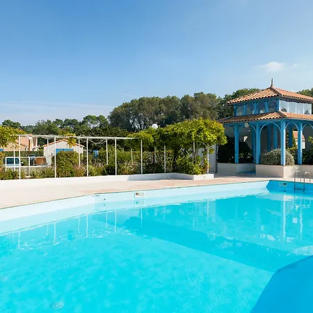 Holiday park Lagrange Le Clos Des Chenes 3*